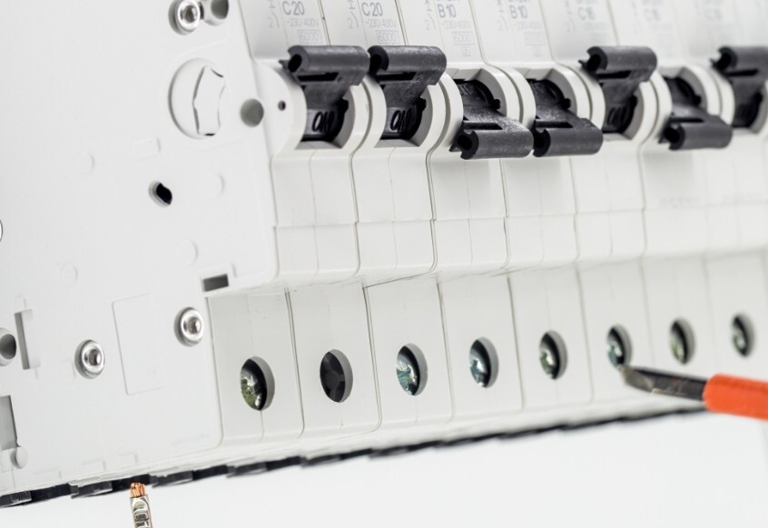 Şalter (Devre Kesici) Atarsa Ne Yapılmalı?