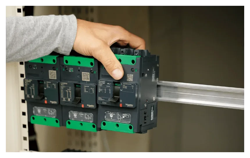 Schneider ComPacT NSXm Serisi Anahtarlıklar Hakkında Bilmeniz Gerekenler