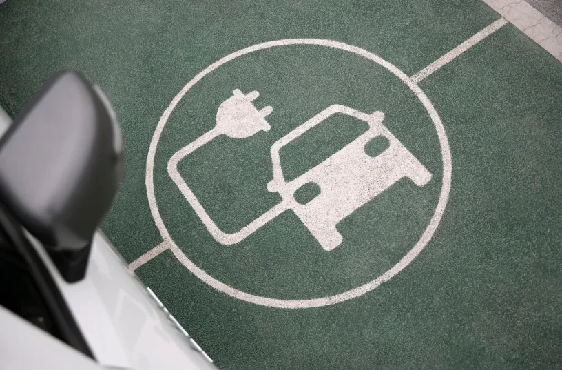 Elektrikli Araç Şarj İstasyonu Rehberi: Nasıl Çalışır, Nerelerde Var, Ev Tipi Şarj Mümkün mü?