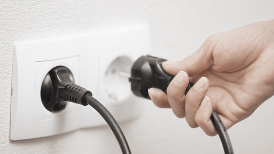 Topraklı Priz Nedir? Ne İşe Yarar?