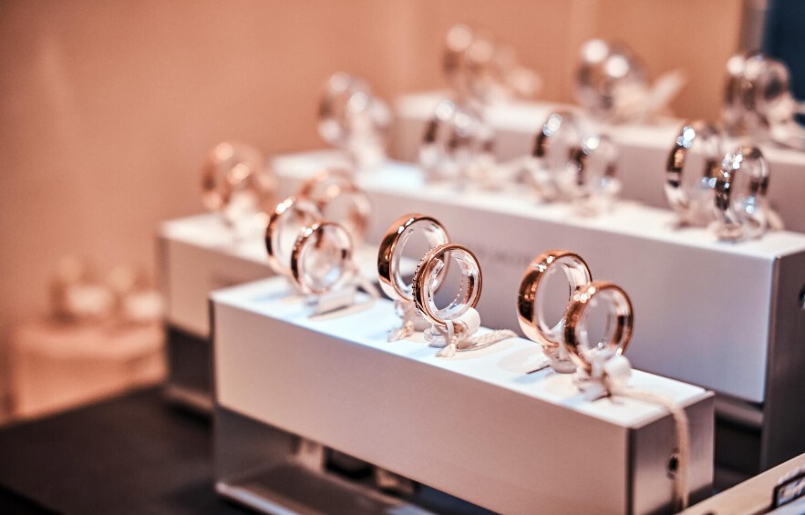 Kuyumcu Aydınlatma Nedir? Altın ve Mücevherde Doğru Işığın Önemi