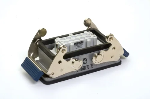 Emas EBM10PM47 Metal 10 Kontak Makine Tipi Priz 16A Alttan Girişli 2 Metal Mandallı Çok Kontaklı - 1