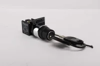 Emas KB14A2 Plastik 1NO+1NC (0-I) 90° Anahtarlı Kalıcı 0 Pozisyonunda Anahtarı Çıkan 22 mm Buton - 1