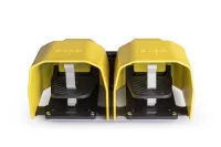 Emas PDKA22BG20 Metal Korumalı (1NO+1NC)+2*(1NO+1NC) Taşıma Kol Delikli İki Kademeli Çiftli Sarı Plastik Pedal - 2